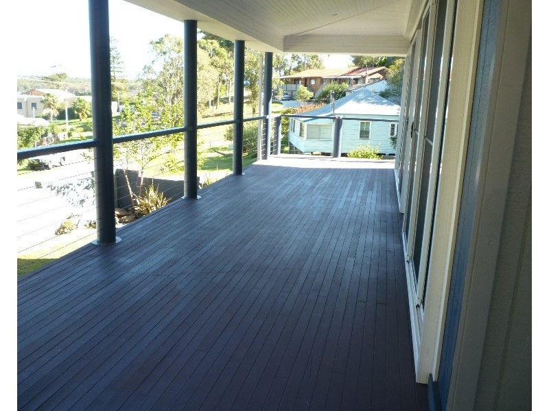 13 Sealand Road, Fishing Point NSW 2283