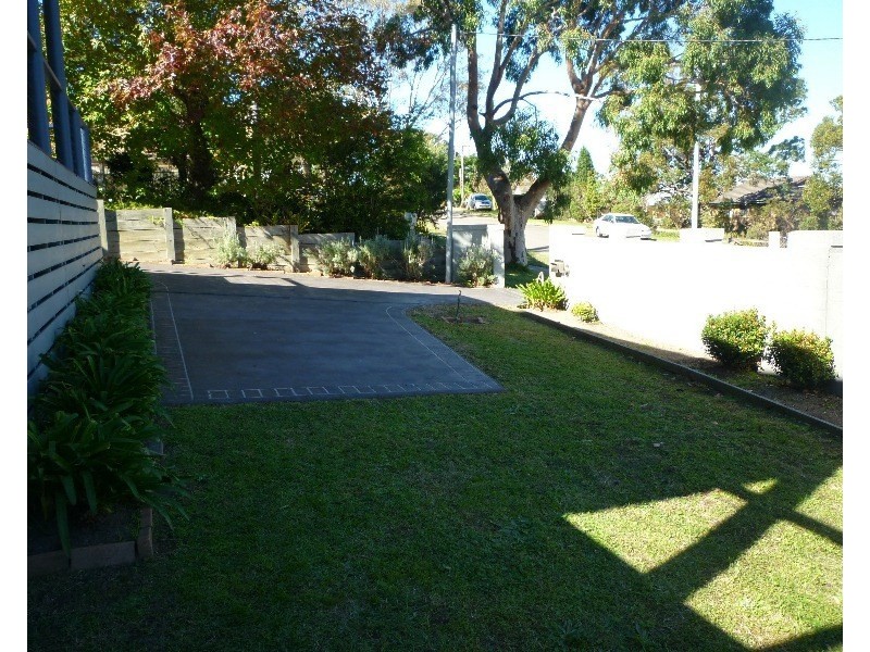 13 Sealand Road, Fishing Point NSW 2283