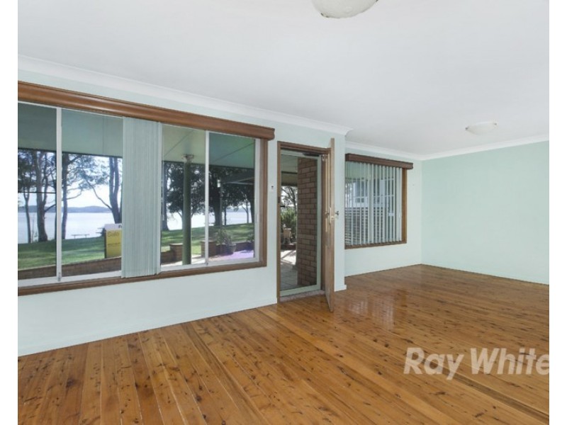 9 Watkins Road, Wangi Wangi NSW 2267