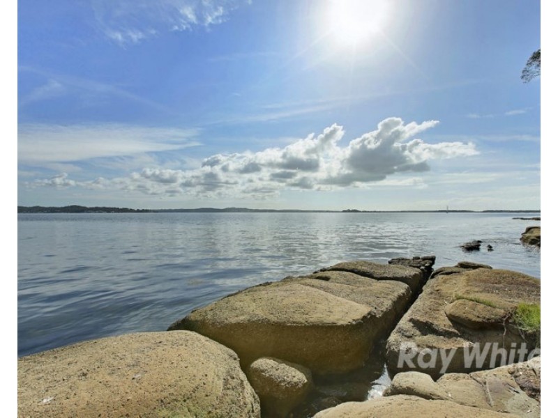 9 Watkins Road, Wangi Wangi NSW 2267