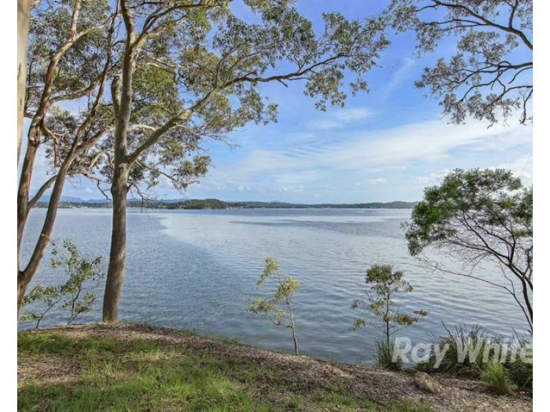 9 Watkins Road, Wangi Wangi NSW 2267
