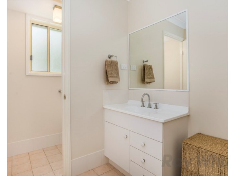 22 Wyera Crescent, Carey Bay NSW 2283