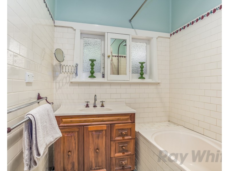 15 Rens Street, Booragul NSW 2284