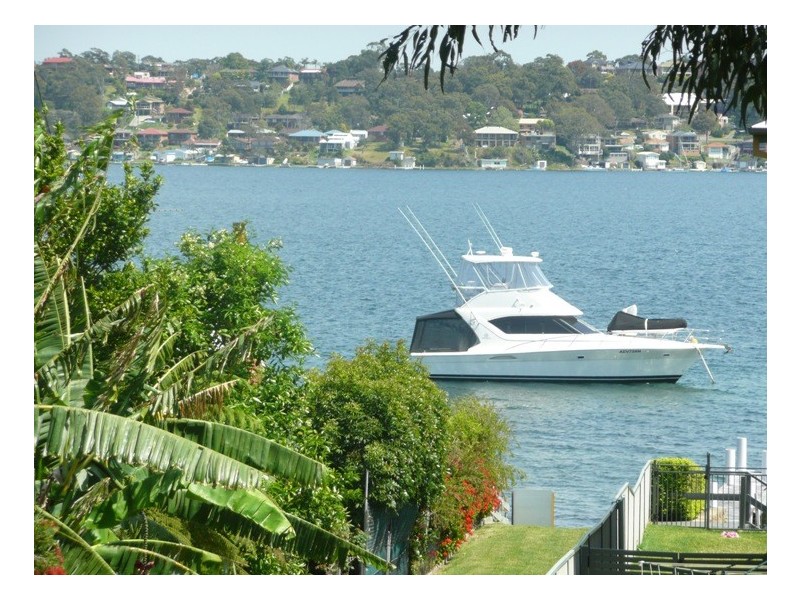 273 Coal Point Road, Coal Point NSW 2283