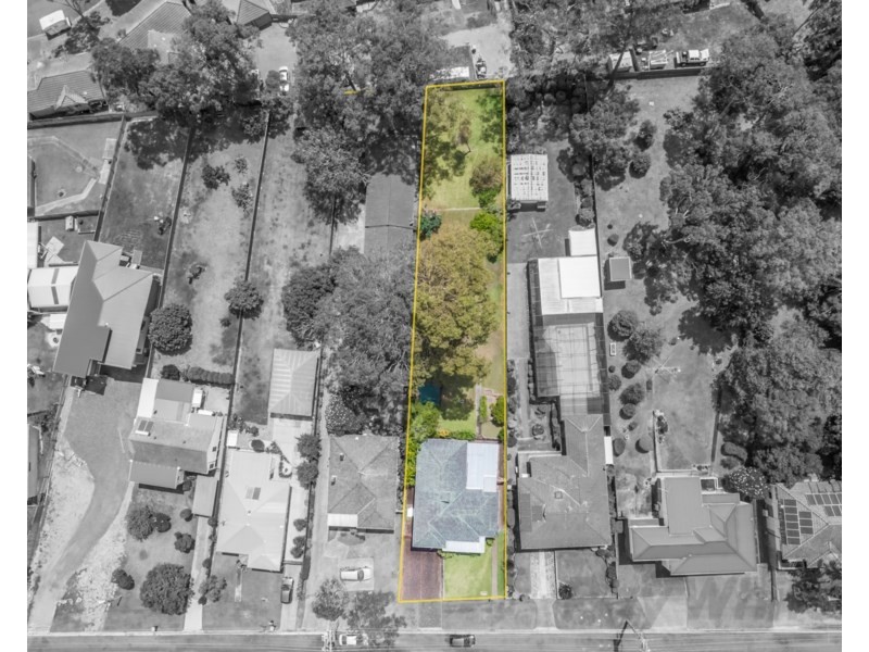 57 Middle Point Road, Bolton Point NSW 2283