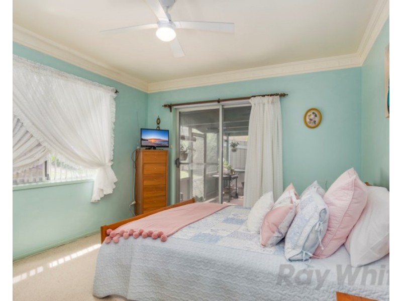 57 Middle Point Road, Bolton Point NSW 2283