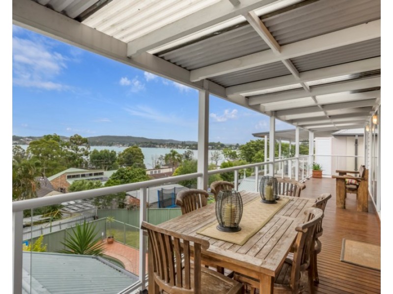 34 Middlepoint Road, Bolton Point NSW 2283