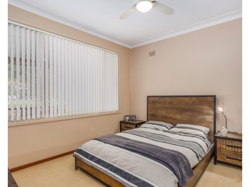 34 Middlepoint Road, Bolton Point NSW 2283
