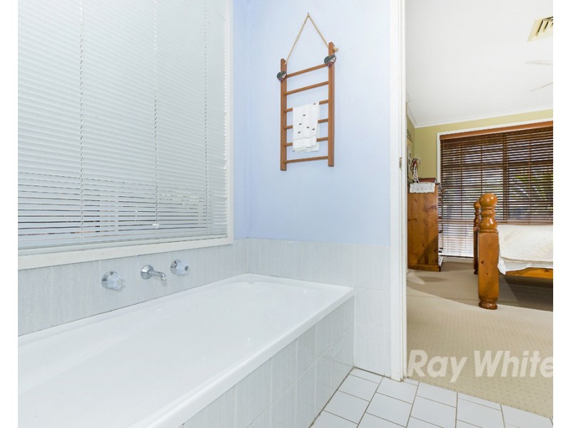 7 Columbia Close, Woodrising NSW 2284