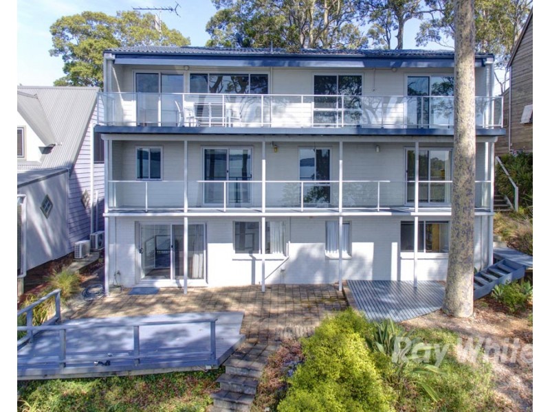 9 Goonda Promenade, Wangi Wangi NSW 2267
