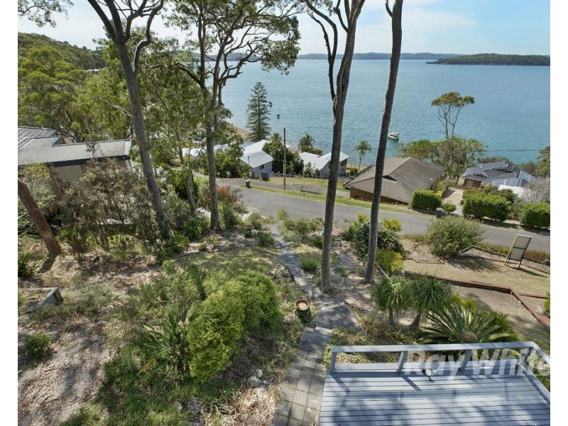 9 Goonda Promenade, Wangi Wangi NSW 2267