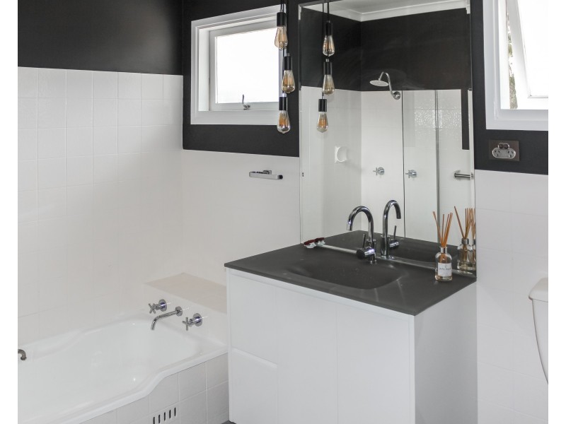 93 Excelsior Parade, Carey Bay NSW 2283