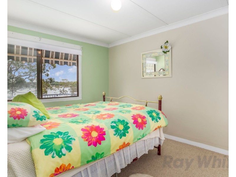 36 Alkrington Avenue, Fishing Point NSW 2283
