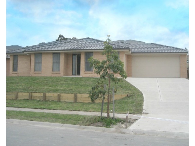 24 Northridge Drive, Cameron Park NSW 2285