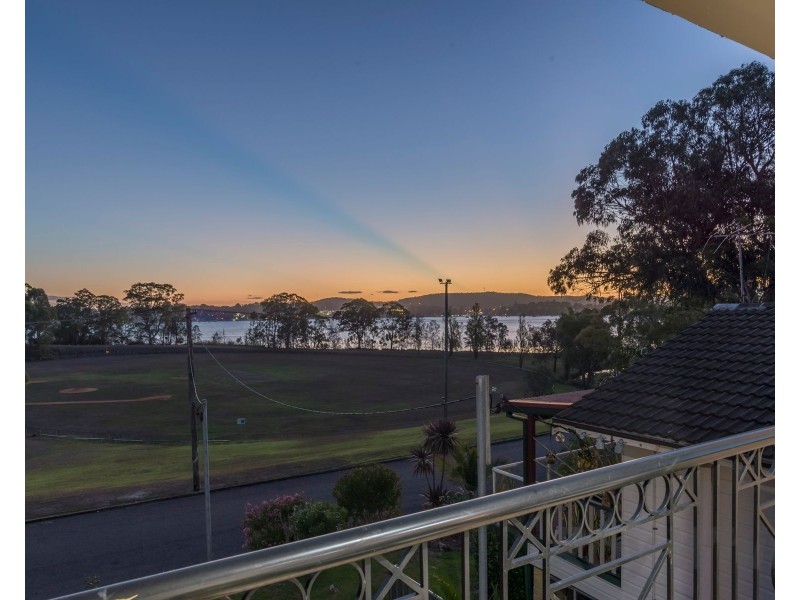 26 Roy Avenue, Bolton Point NSW 2283