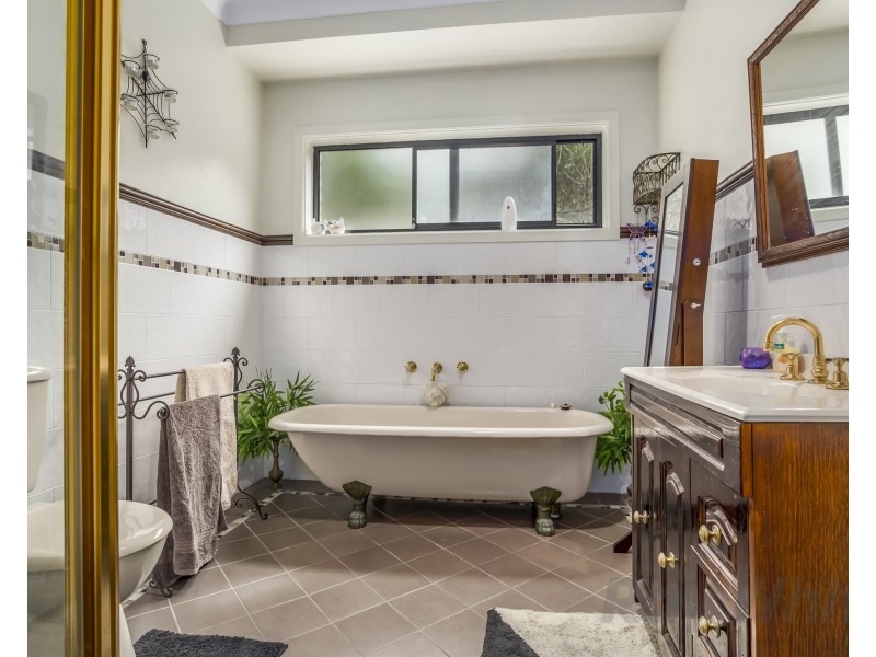 29 Endeavor Close, Woodrising NSW 2284