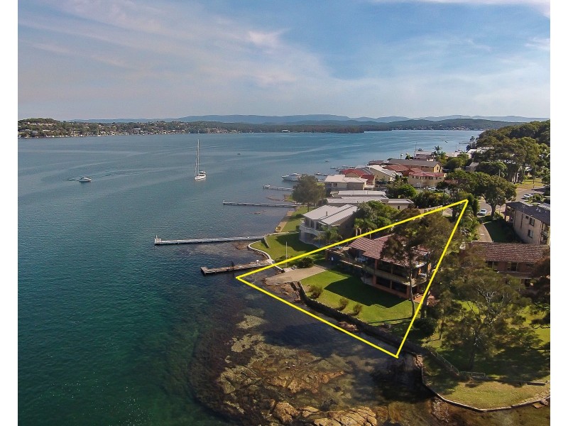 24 Grant Road, Coal Point NSW 2283