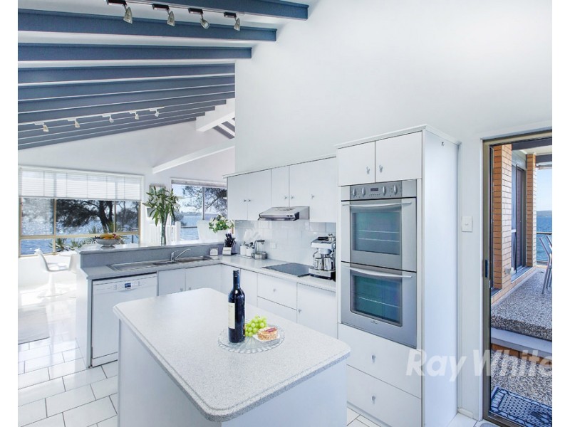 24 Grant Road, Coal Point NSW 2283