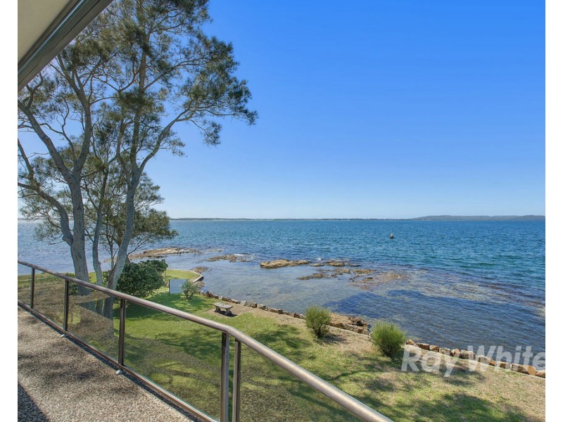 24 Grant Road, Coal Point NSW 2283