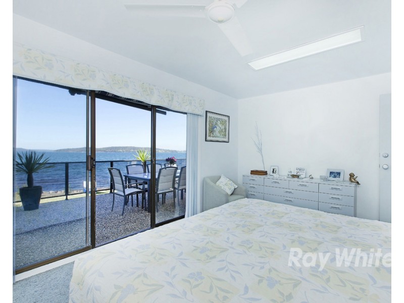 24 Grant Road, Coal Point NSW 2283