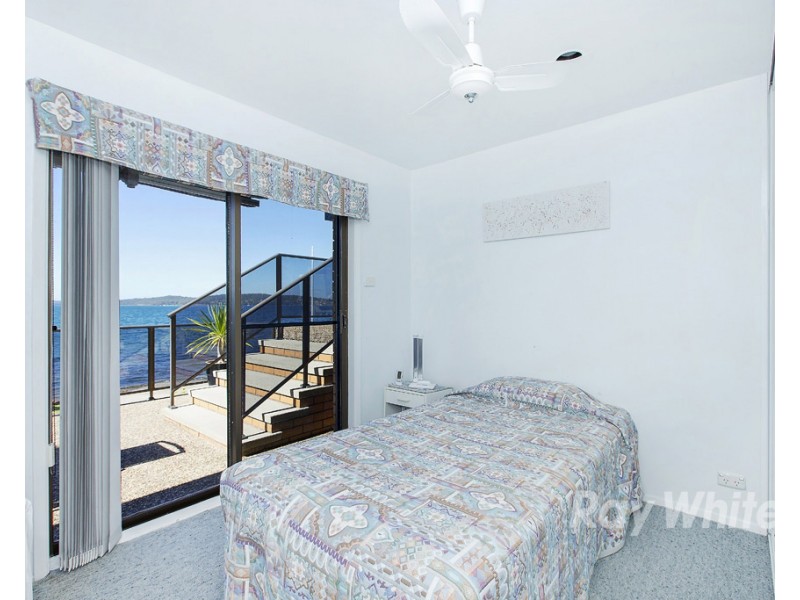 24 Grant Road, Coal Point NSW 2283