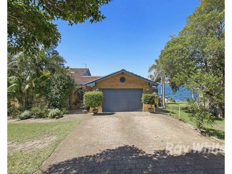 24 Grant Road, Coal Point NSW 2283