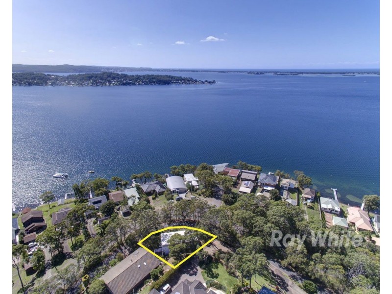 118 Fishing Point Road, Fishing Point NSW 2283