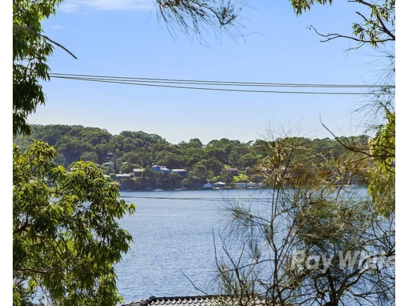118 Fishing Point Road, Fishing Point NSW 2283