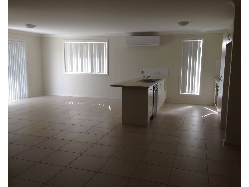 20 Jetty Parade, Fletcher NSW 2287