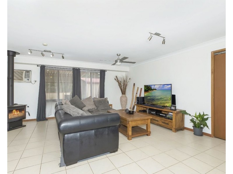 2 Angela Close, Carey Bay NSW 2283