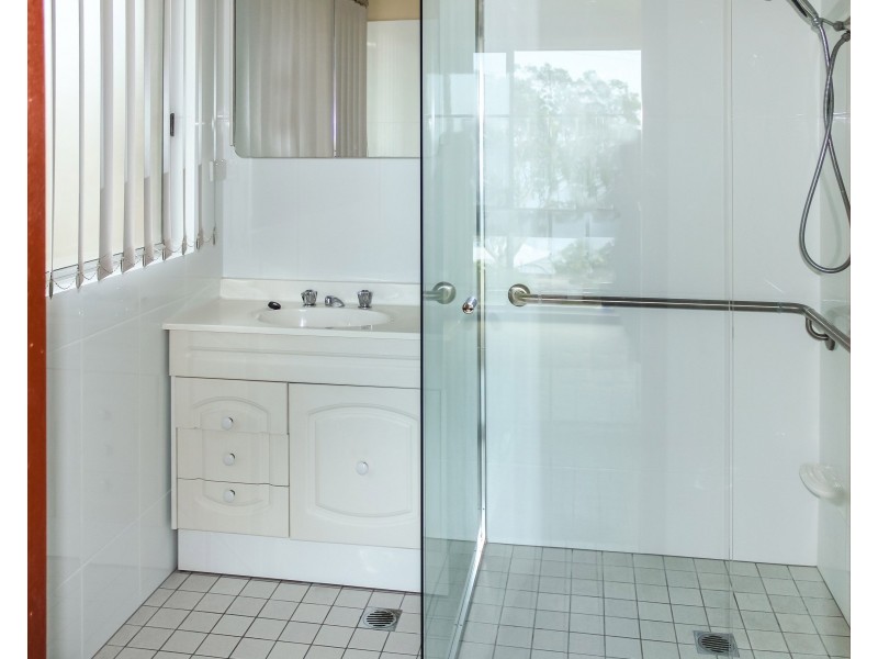 38 Fishing Point Road, Fishing Point NSW 2283