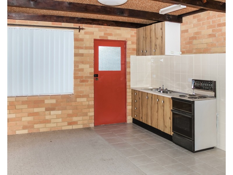 38 Fishing Point Road, Fishing Point NSW 2283