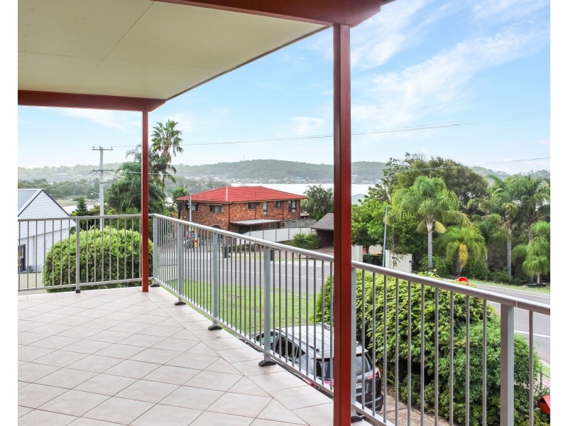 38 Fishing Point Road, Fishing Point NSW 2283