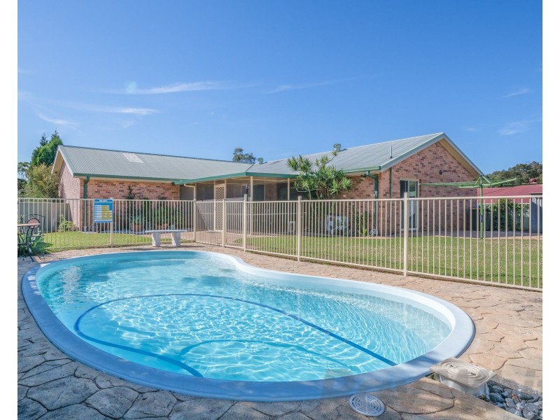 11 Columbia Close, Woodrising NSW 2284
