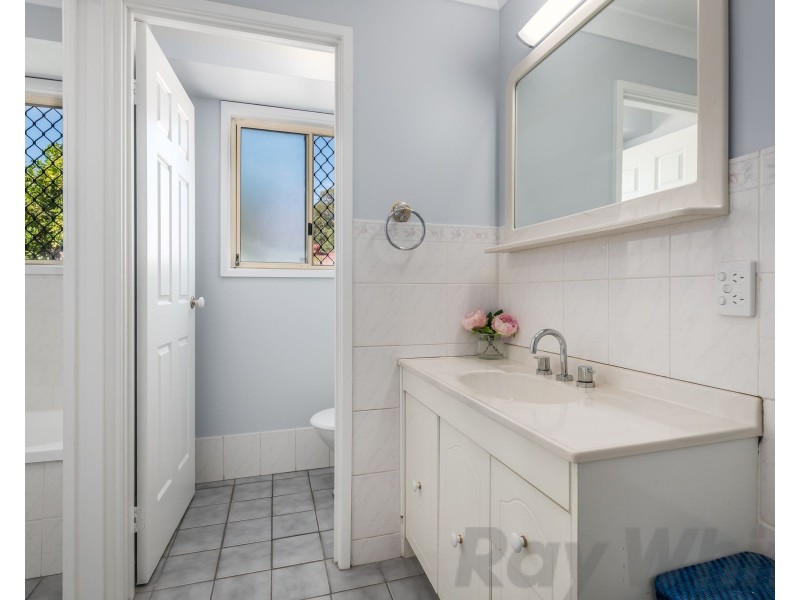 11 Columbia Close, Woodrising NSW 2284