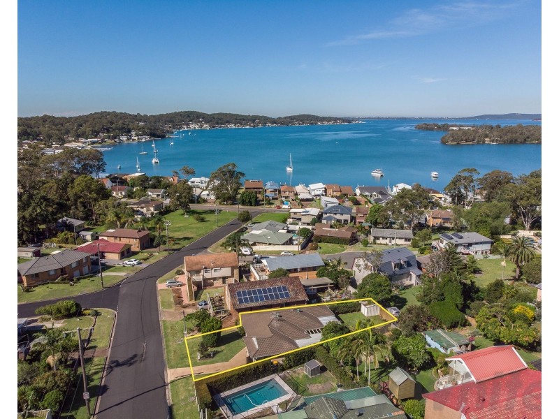 10 Warruga Street, Kilaben Bay NSW 2283