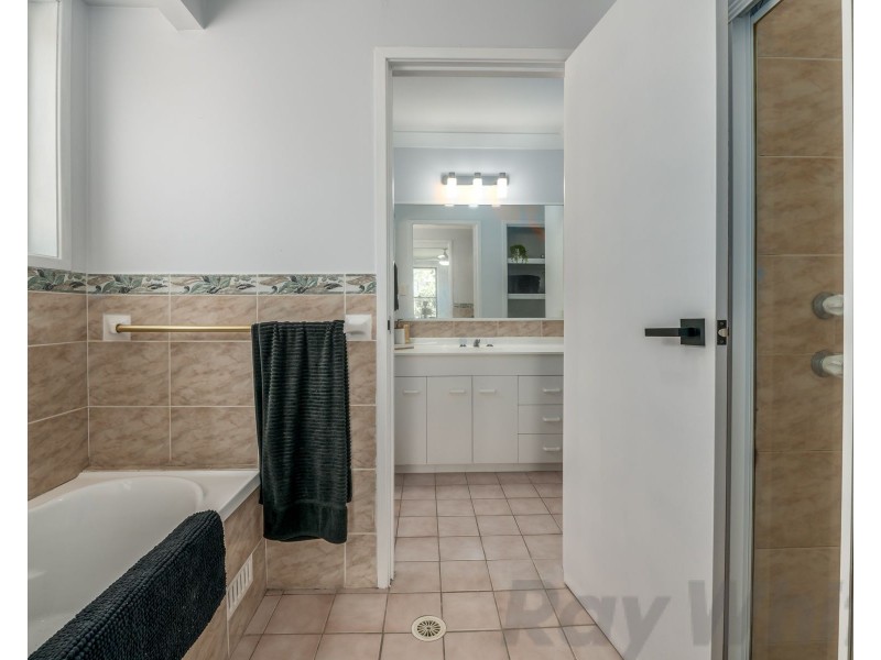 10 Warruga Street, Kilaben Bay NSW 2283