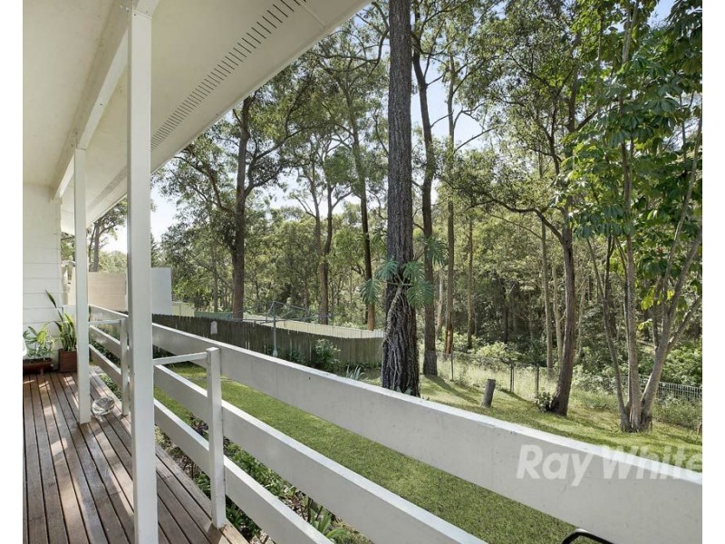 13 Middle Point Road, Bolton Point NSW 2283