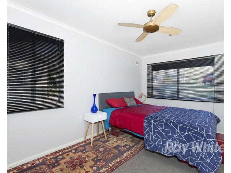 13 Middle Point Road, Bolton Point NSW 2283