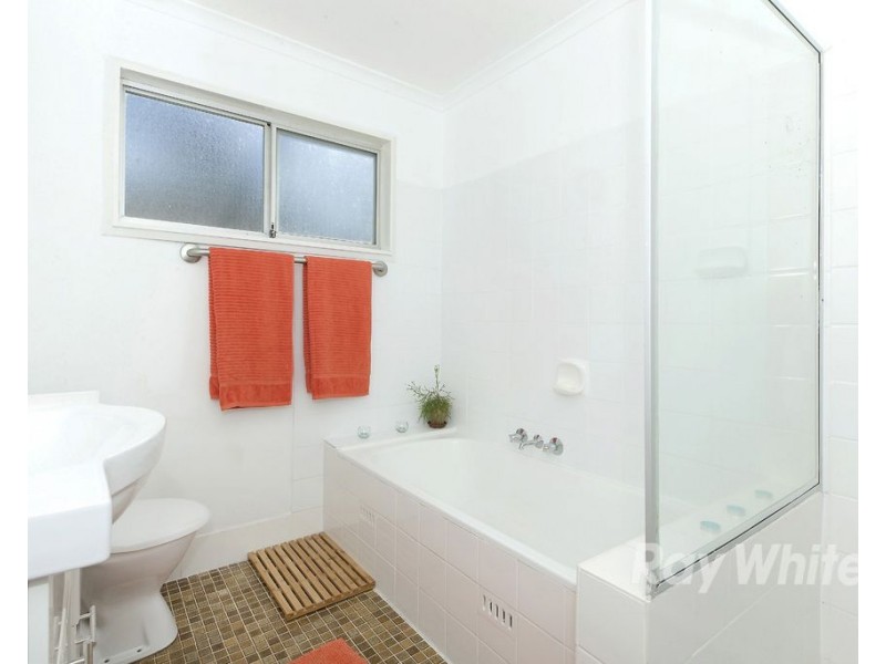 13 Middle Point Road, Bolton Point NSW 2283