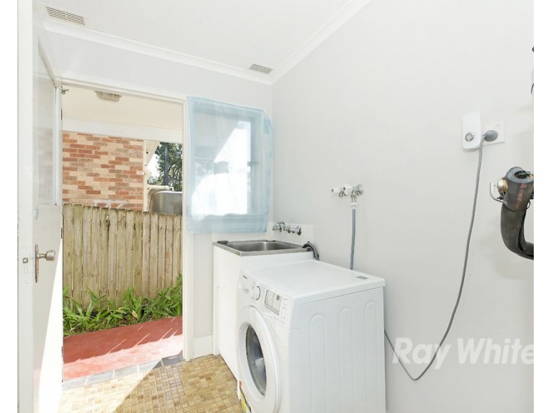 13 Middle Point Road, Bolton Point NSW 2283