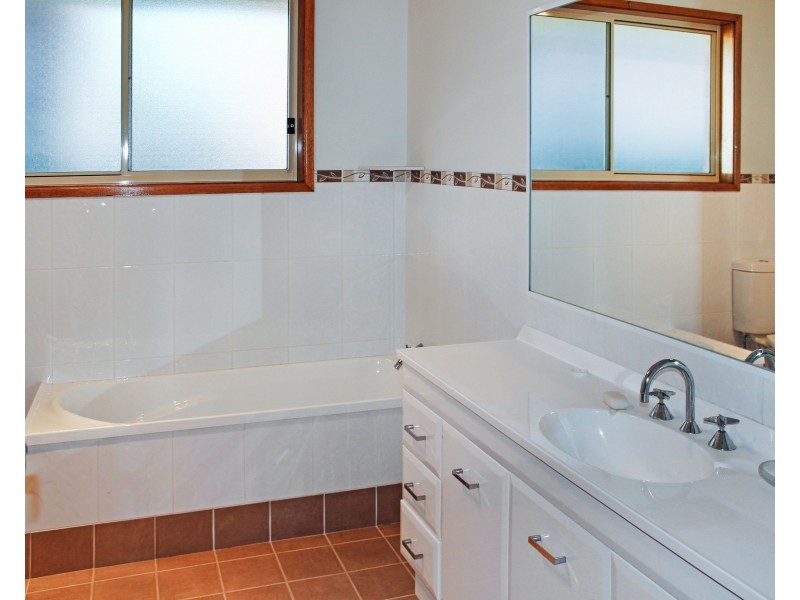 49 Macquarie Road, Fennell Bay NSW 2283