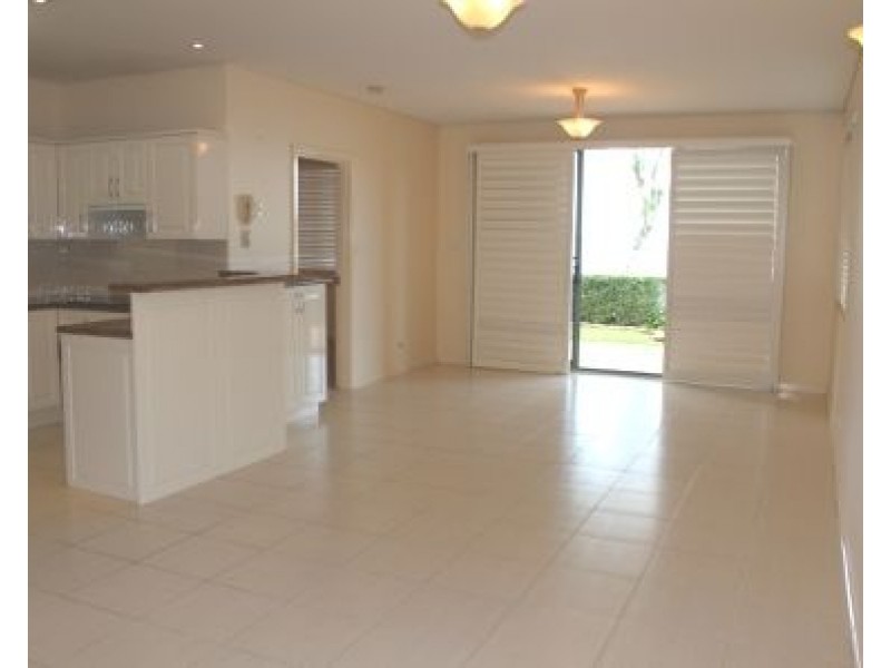 2/8 Ambrose Street, Carey Bay NSW 2283
