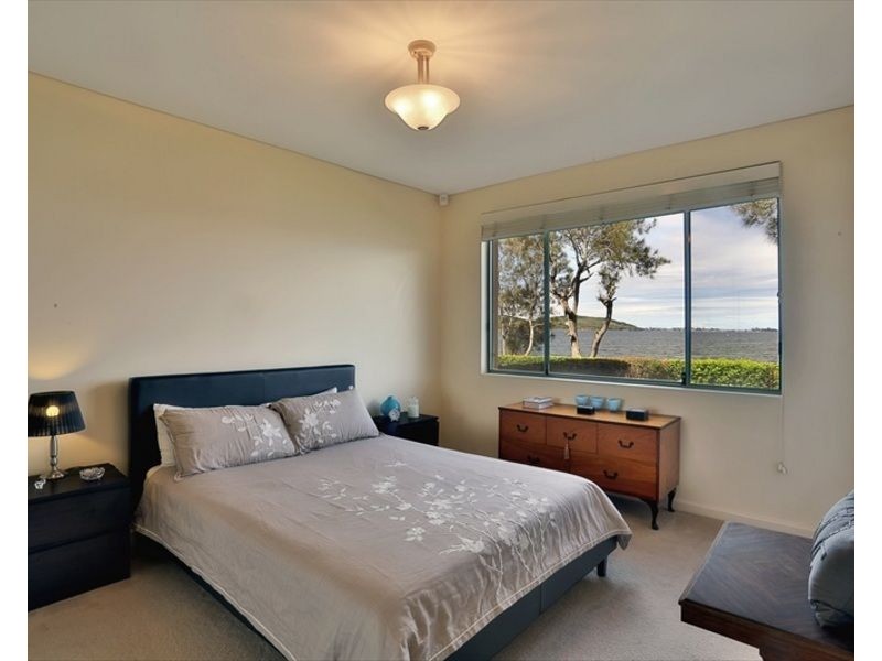 2/8 Ambrose Street, Carey Bay NSW 2283