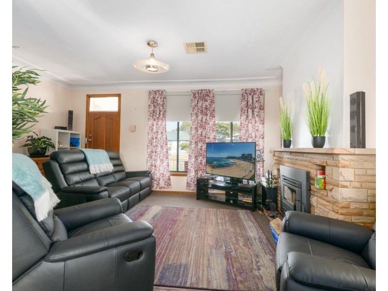 207 Excelsior Parade, Toronto NSW 2283