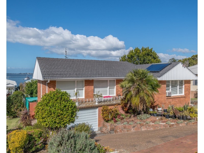 30a Ambrose Street, Carey Bay NSW 2283