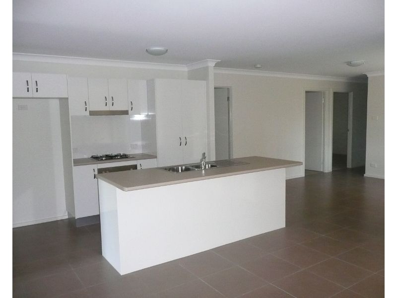 12 Graysynd Circuit, Cameron Park NSW 2285
