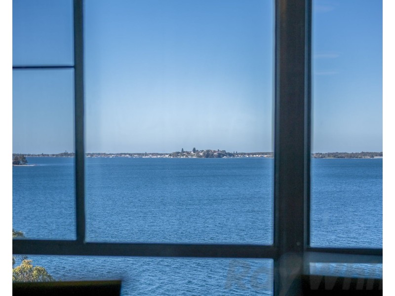 153 Fishing Point Road, Fishing Point NSW 2283