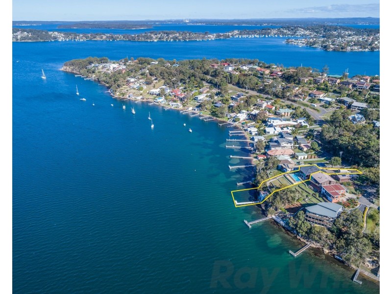 153 Fishing Point Road, Fishing Point NSW 2283