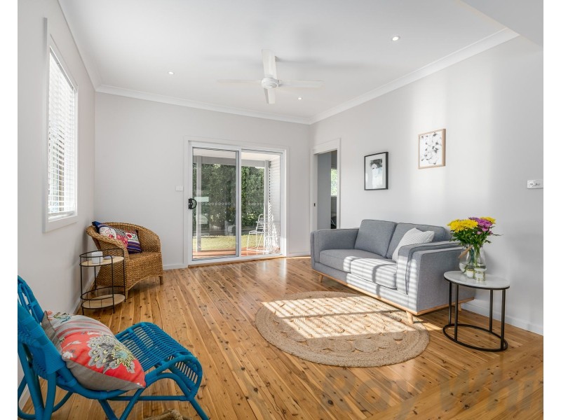 13A Anzac Parade, Toronto NSW 2283